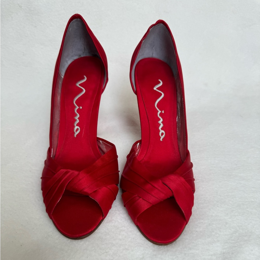 SOLD-New w/o box RED Nina heels - 5.5 💃💃